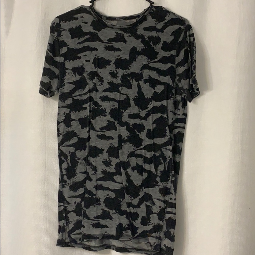 T-Shirt Guess
